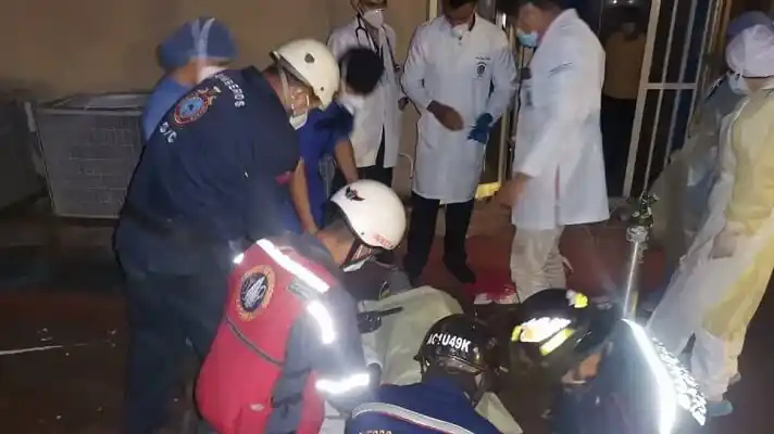 Abuelo de 78 años se lanzó del cuarto piso del  hospital de San Cristóbal: era paciente de COVID-19