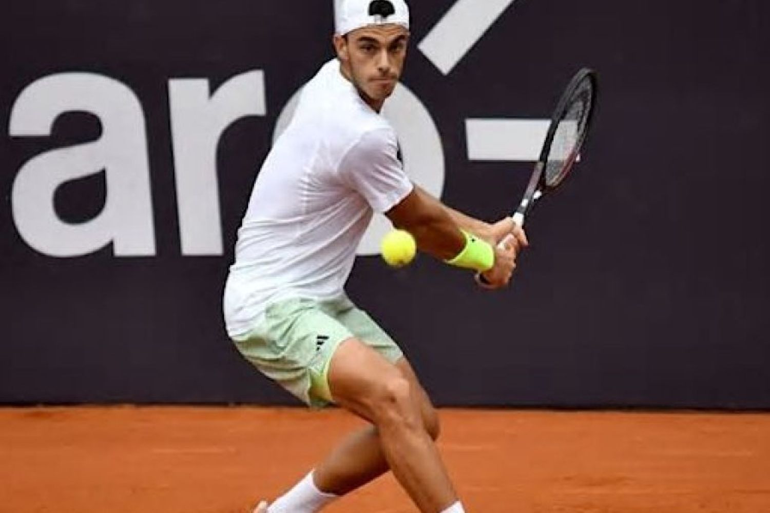 Francisco Cerúndolo avanzó a los cuartos de final del ATP 500 de Río