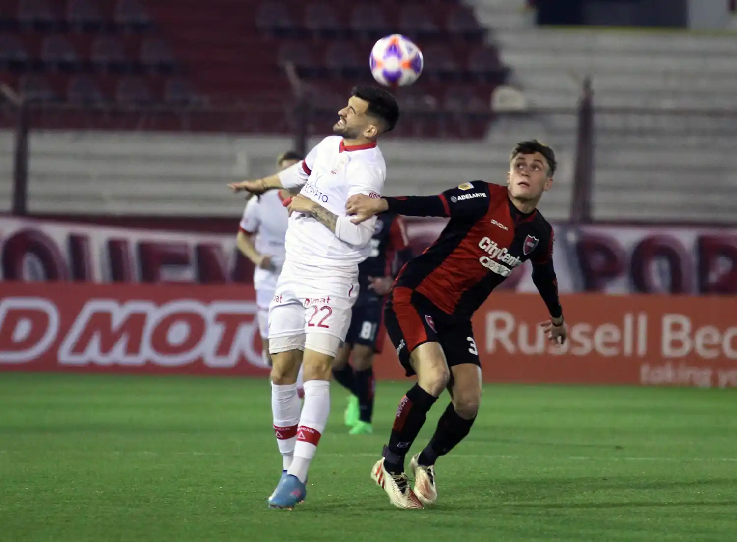 Huracán superó a Newell's y se arrimó al primer puesto