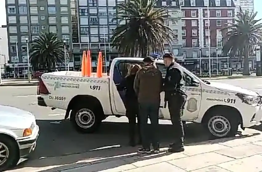 Detuvieron a un anciano que ingresó al Casino armado y con 17 mil dólares