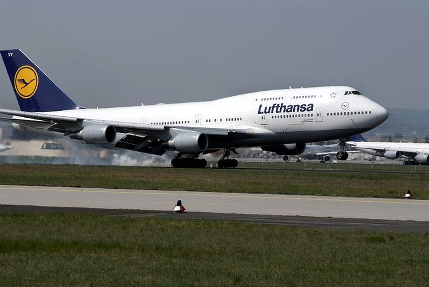 El grupo Lufthansa transportó 106M de pasajeros en 2011