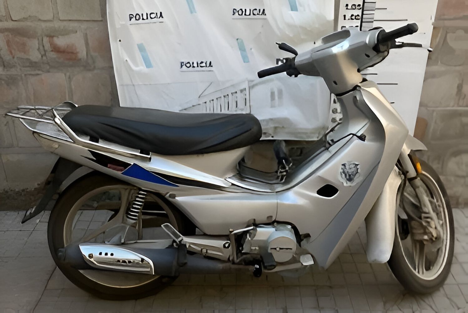Recuperan una moto robada: la hallaron abandonada en un callejón