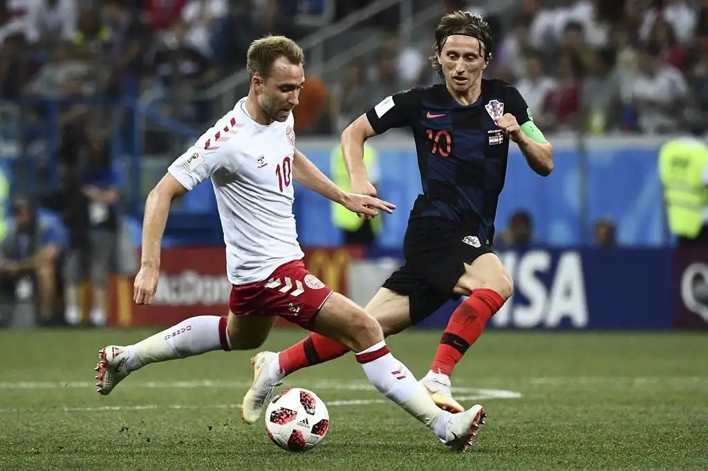Tras infartante definición, Croacia sigue en carrera