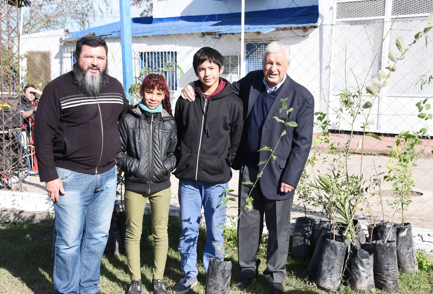 CARU entregó 500 árboles nativos a 20   instituciones de Concepción del Uruguay