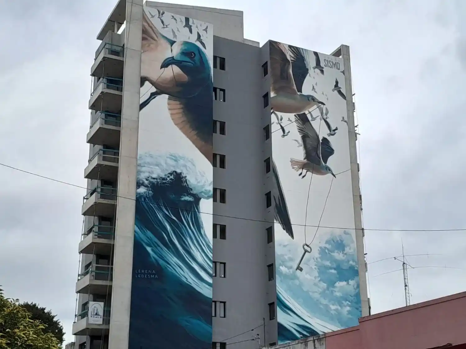 La impactante obra esta emplazada en las calles Colón y San Juan.