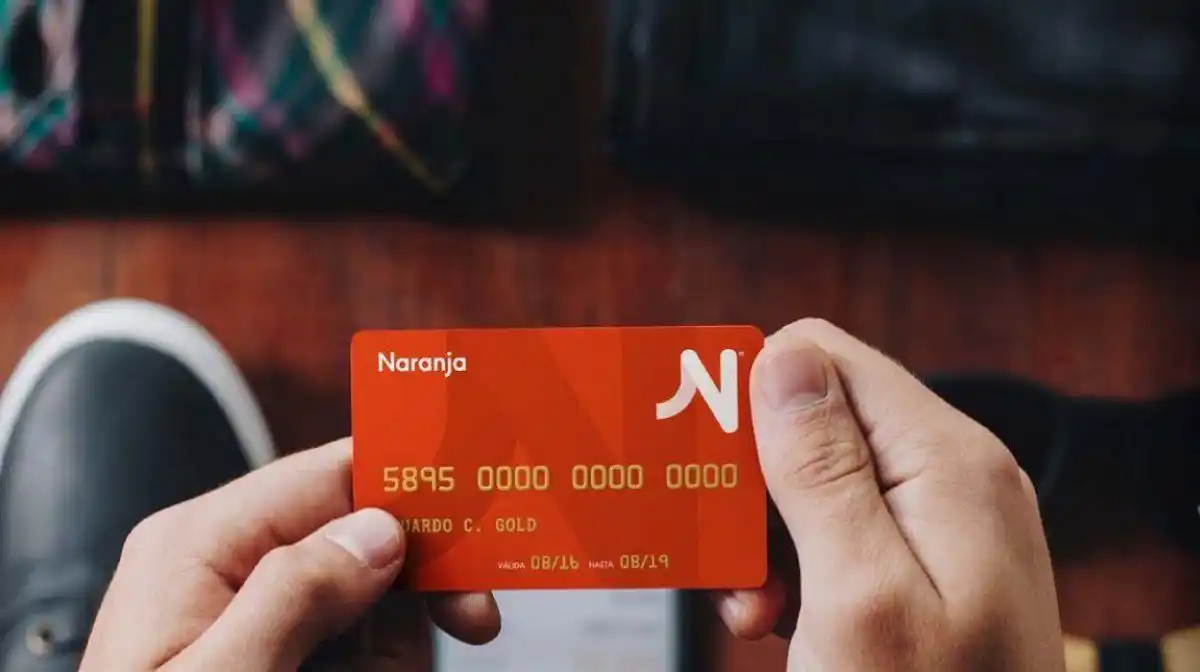 Insólito y preocupante: Hackearon el sitio online de usuarios de Tarjeta Naranja y lo cambiaron por una página porno