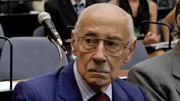 Retiraron el cuerpo de Videla de la morgue judicial