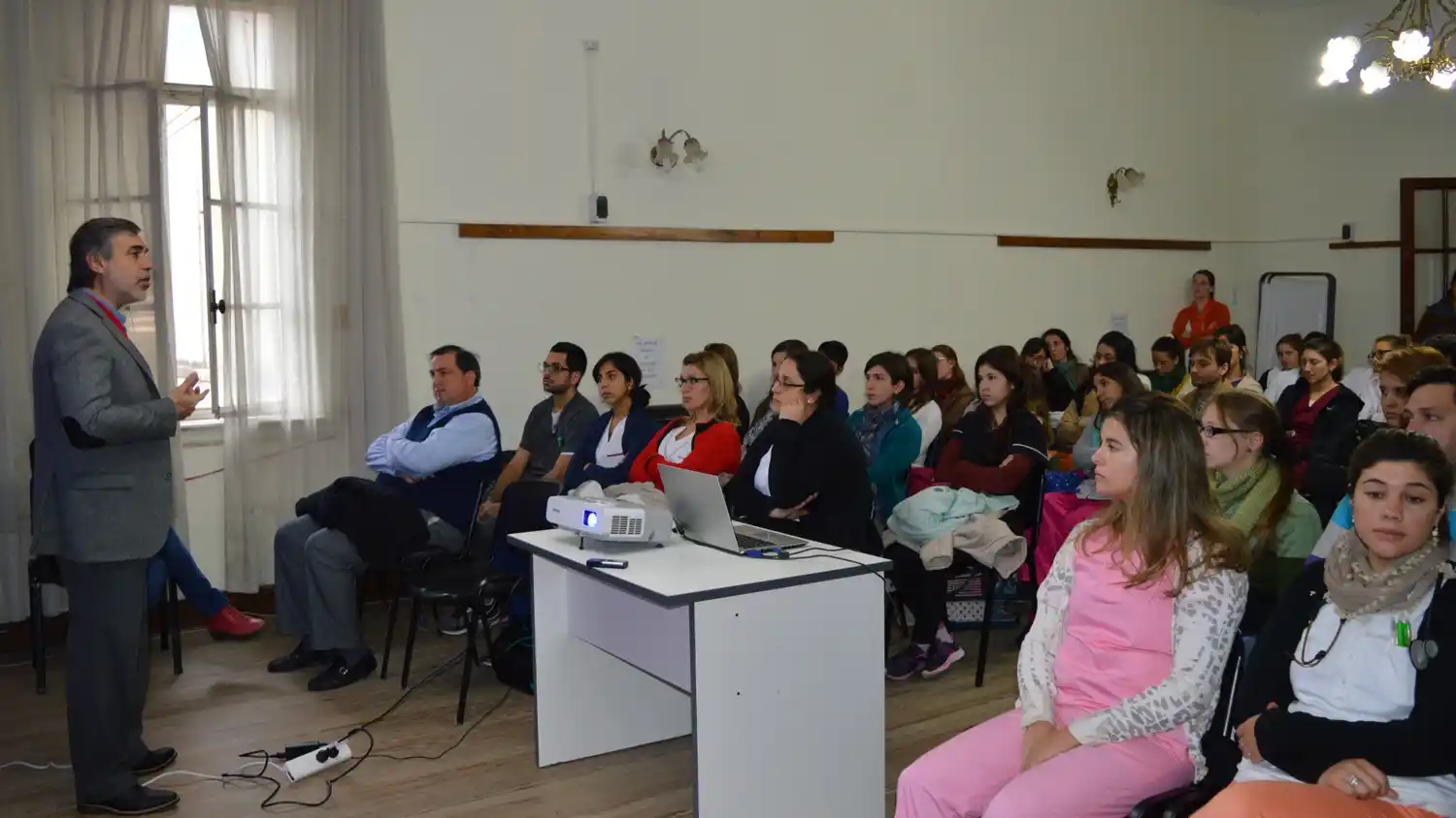 Salud: Nuevos residentes se incorporan al sistema público