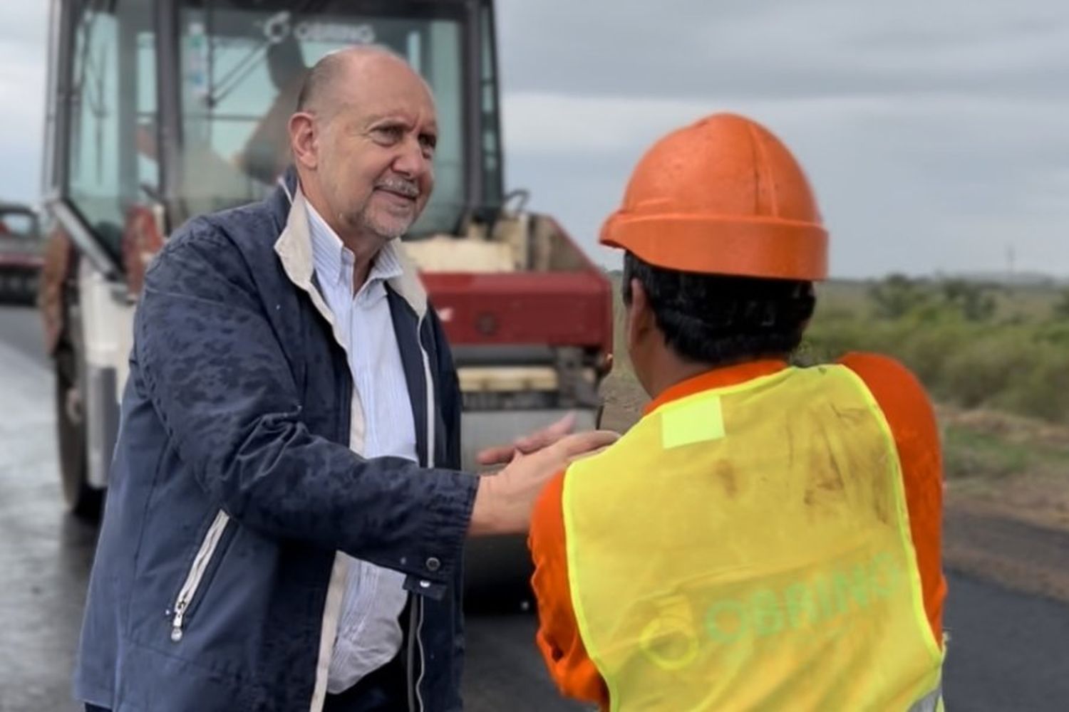 Perotti recorrió obras de pavimentación en los departamentos San Cristobal y Castellanos