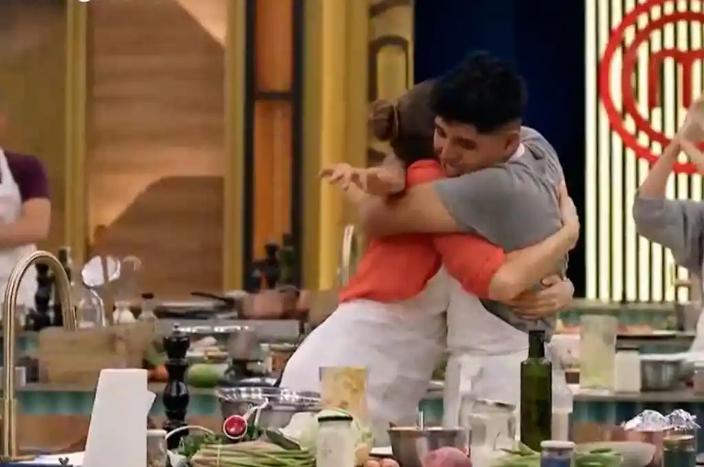 Masterchef: a costa de su propia conveniencia, Estefanía ayudó a Antonio a terminar su plato