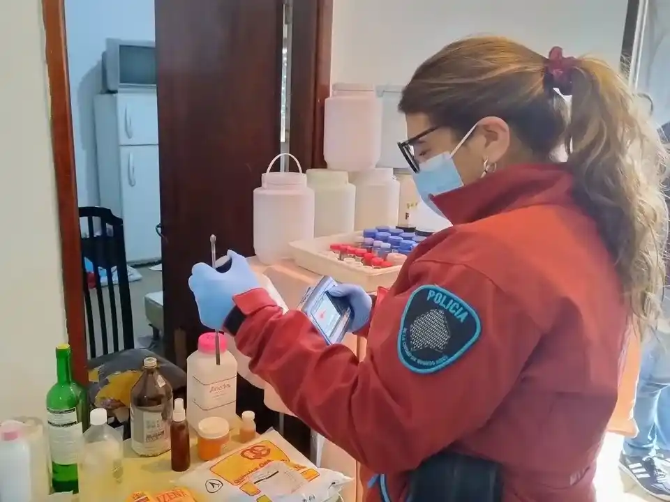 Cerraron un laboratorio clandestino en Avellaneda que producía 14.000 pastillas de éxtasis