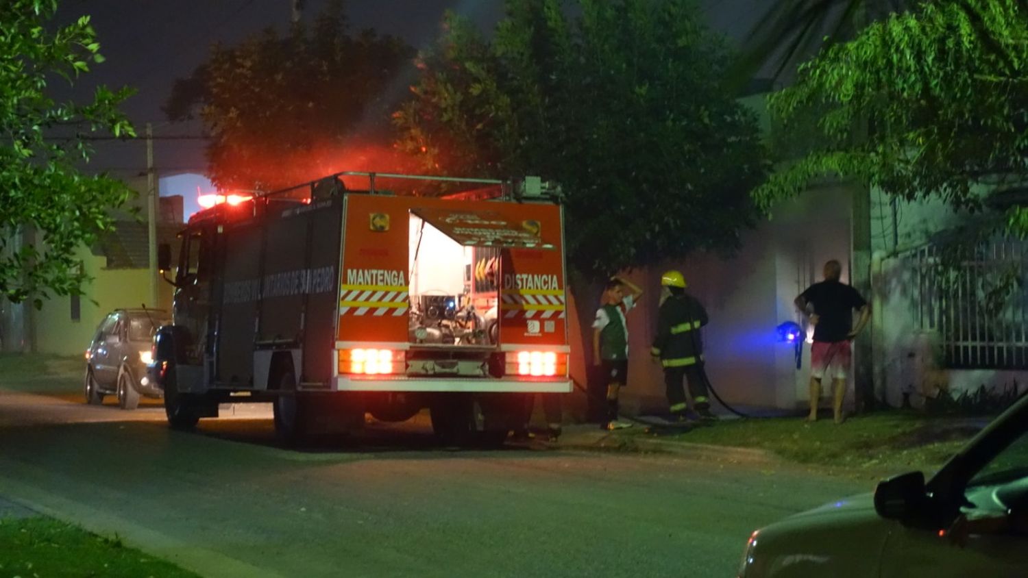 Incendio provocó importantes pérdidas en una propiedad de Villa Jardín