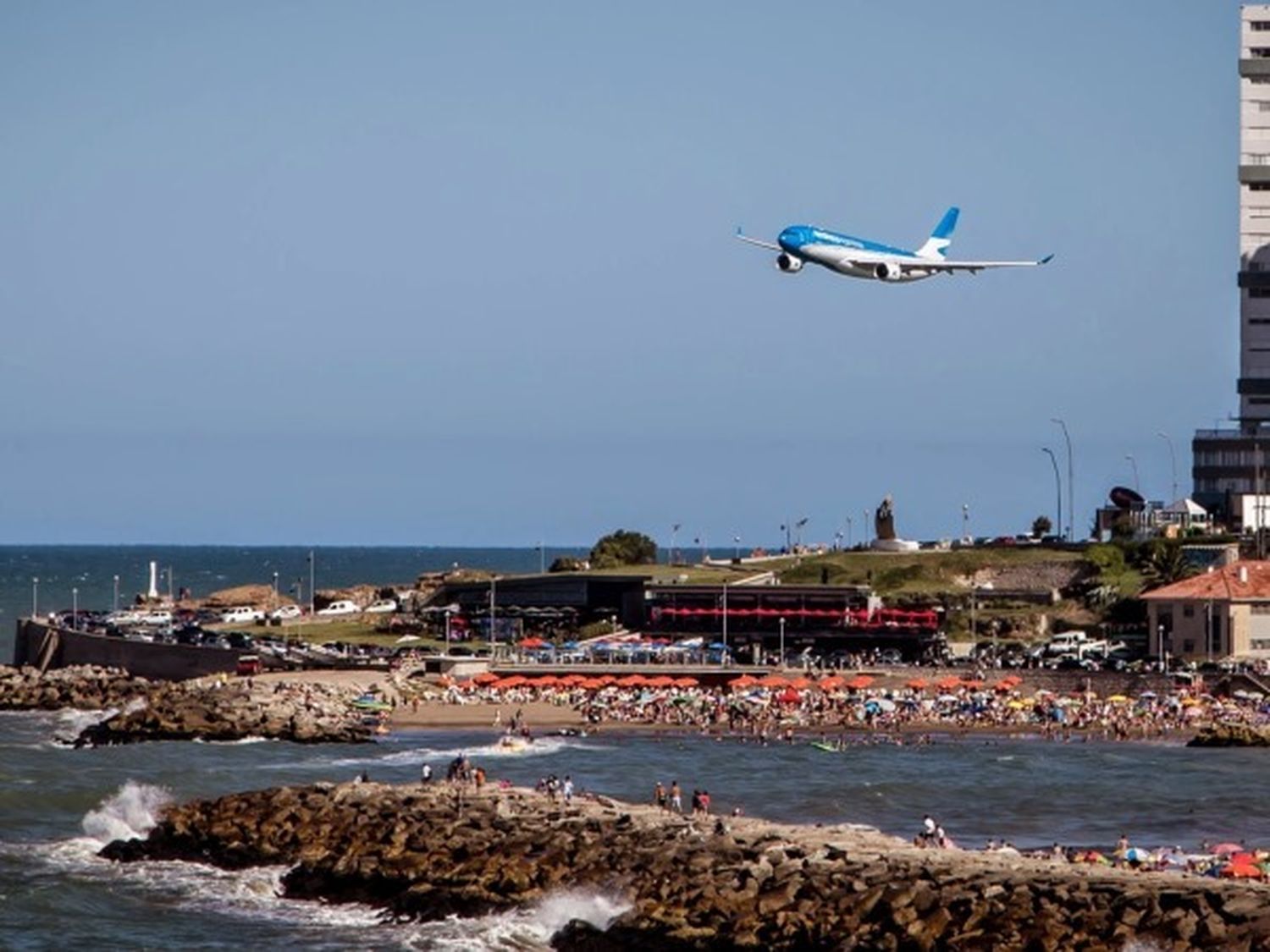 Suman vuelos internacionales en "La Feliz": “Proyectamos un verano récord en la ciudad”, dijo el directivo de Aerolíneas