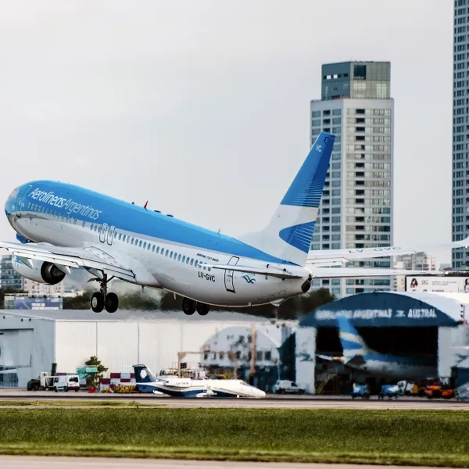 Salió el tercer vuelo desde Buenos Aires hacia Roma en búsqueda de repatriados de Israel