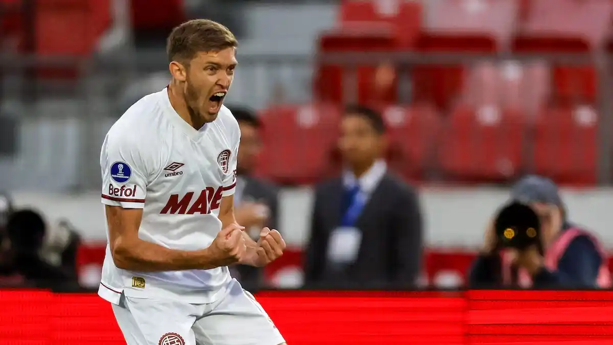 El venadense Rodri Castillo la rompió con un doblete. Foto: @lanus