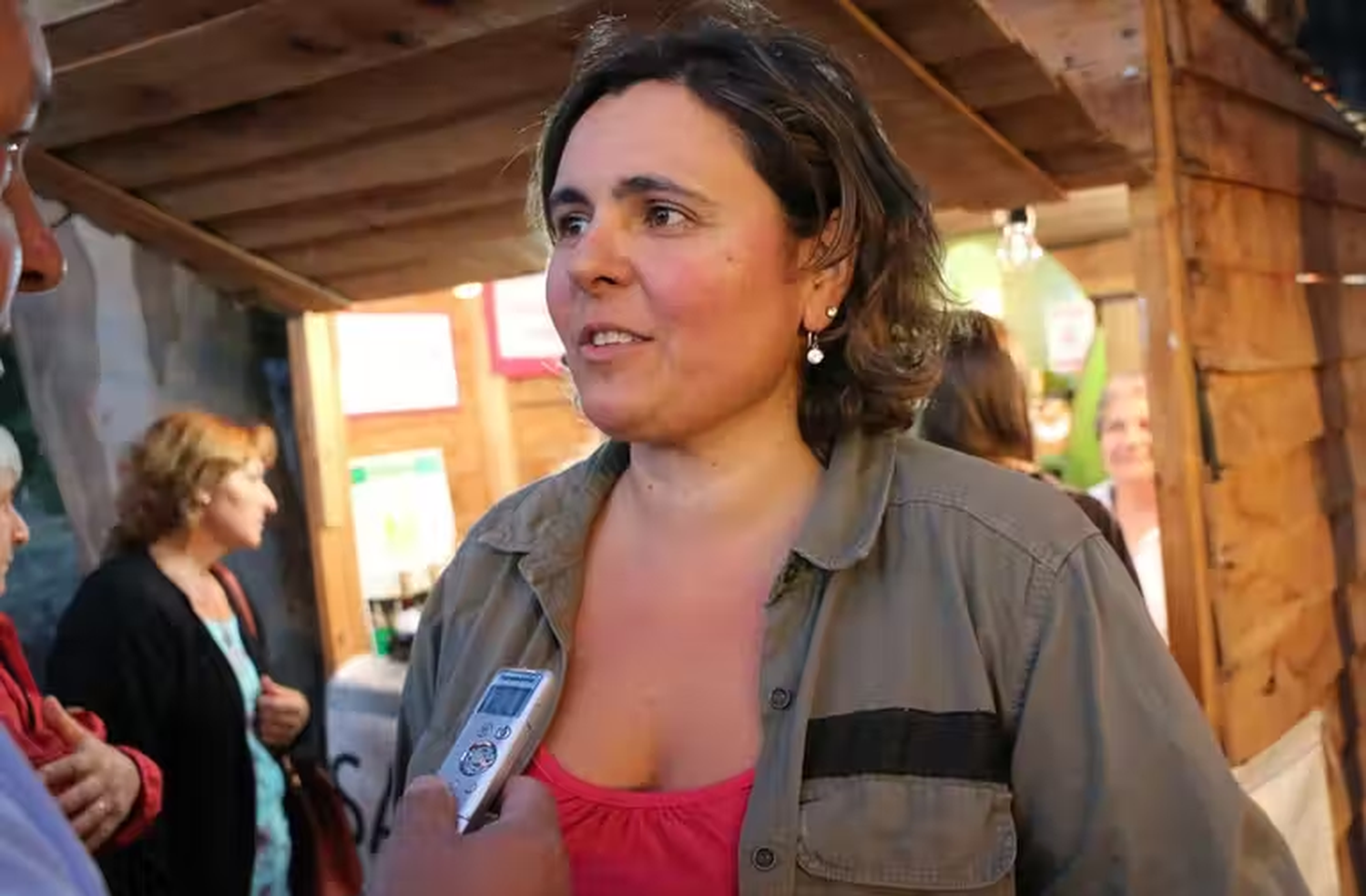 Sobre los cruces en el bloque oficialista, Echezarreta sostuvo que "hay que bajar un poco el tono"