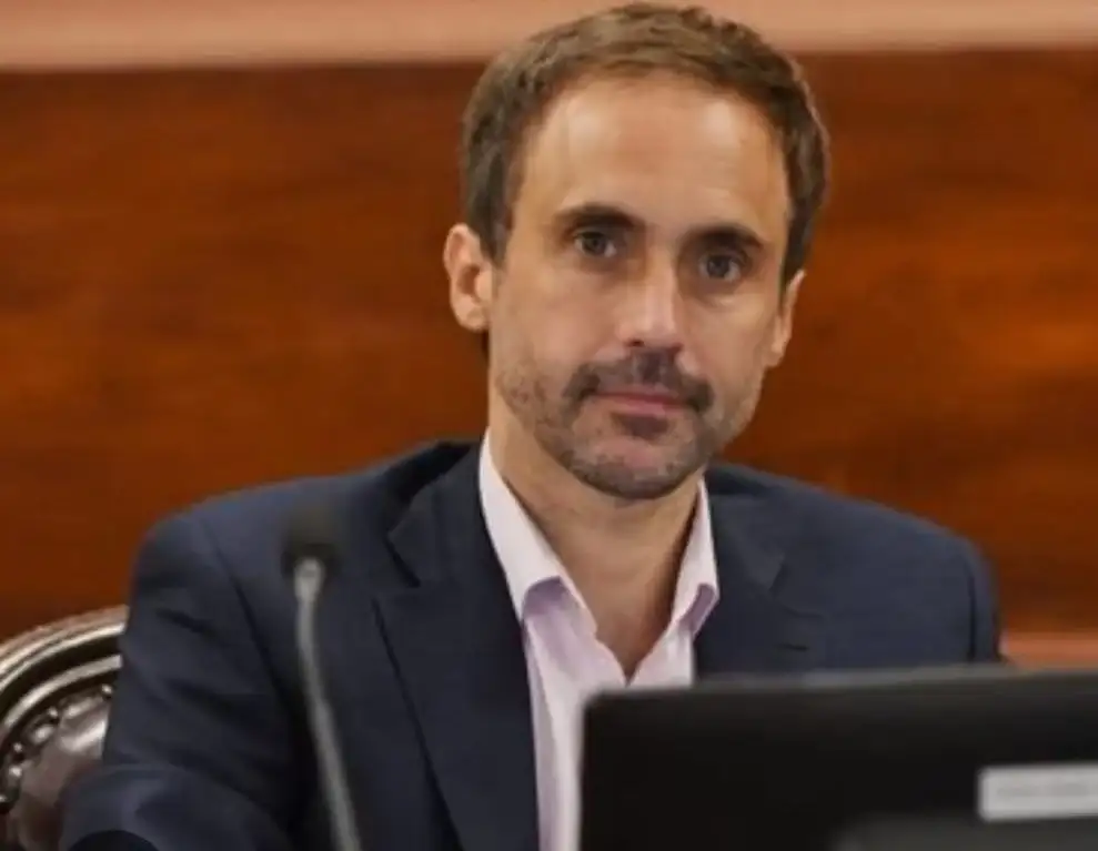 El diputado Juan Manuel Rossi presentó un examen toxicológico negativo y desafió a la oposición