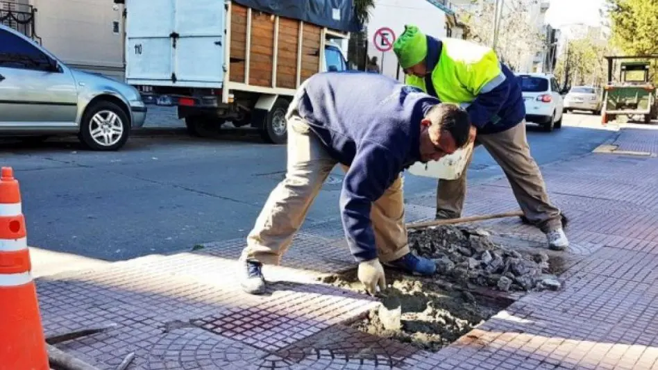 Proponen disminuir impuestos a vecinos que arreglen sus veredas