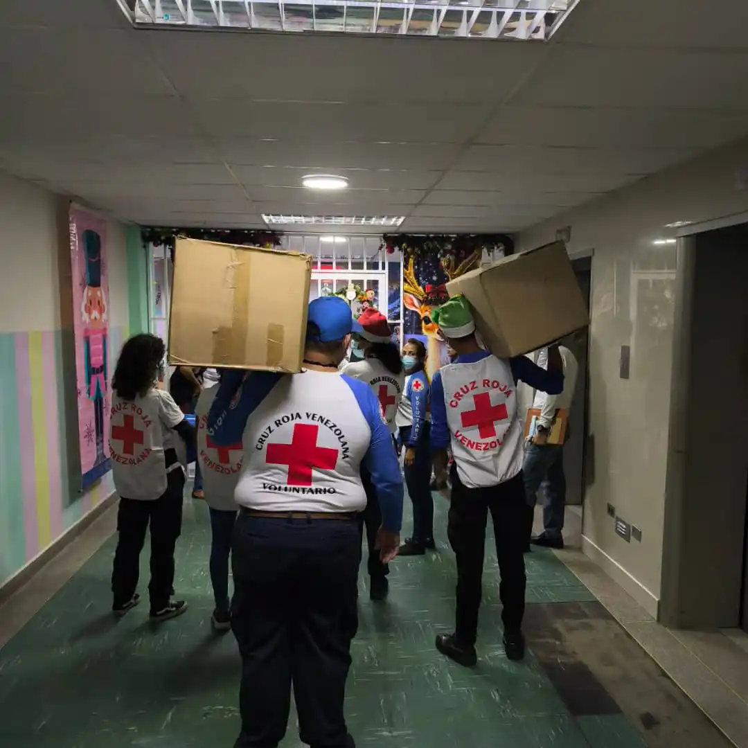 Cruz Roja entrega donaciones a hospitales en Maracay
