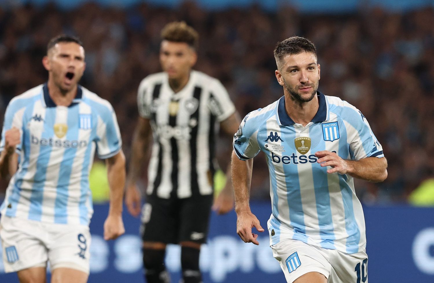 Racing enfrenta a Botafogo en Río el jueves por la Recopa Sudamericana tras ganas en el Cilindro.