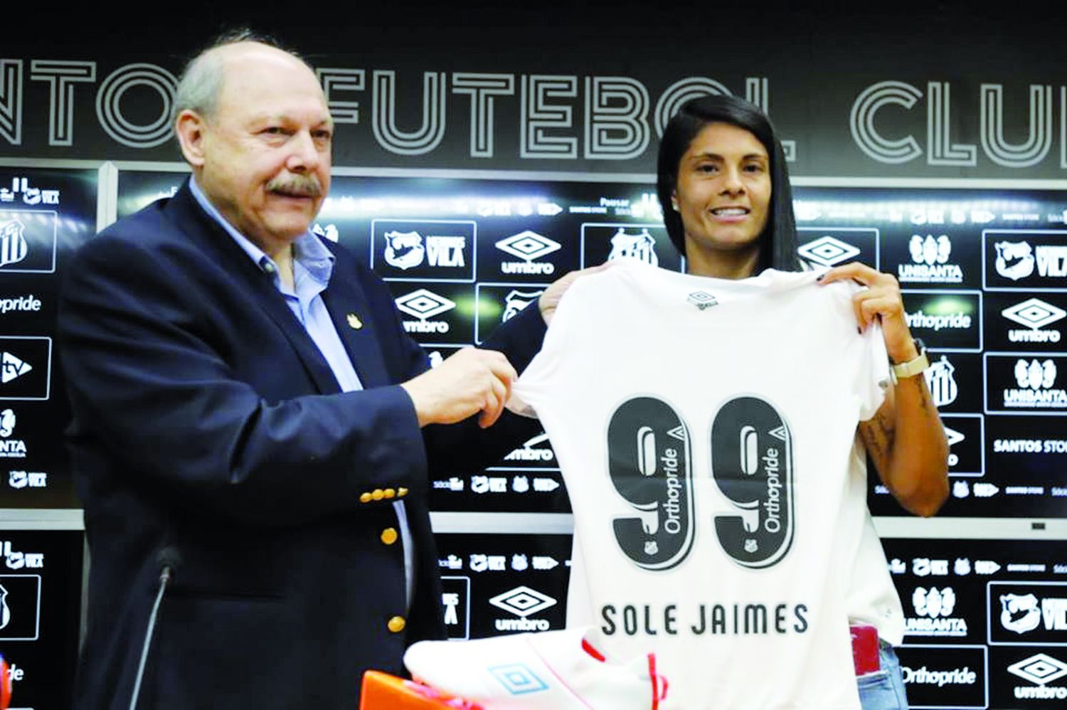 Firmó contrato con el Santos