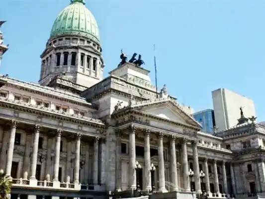 El Gobierno evalúa convocar a sesiones extraordinarias para el 2 de febrero