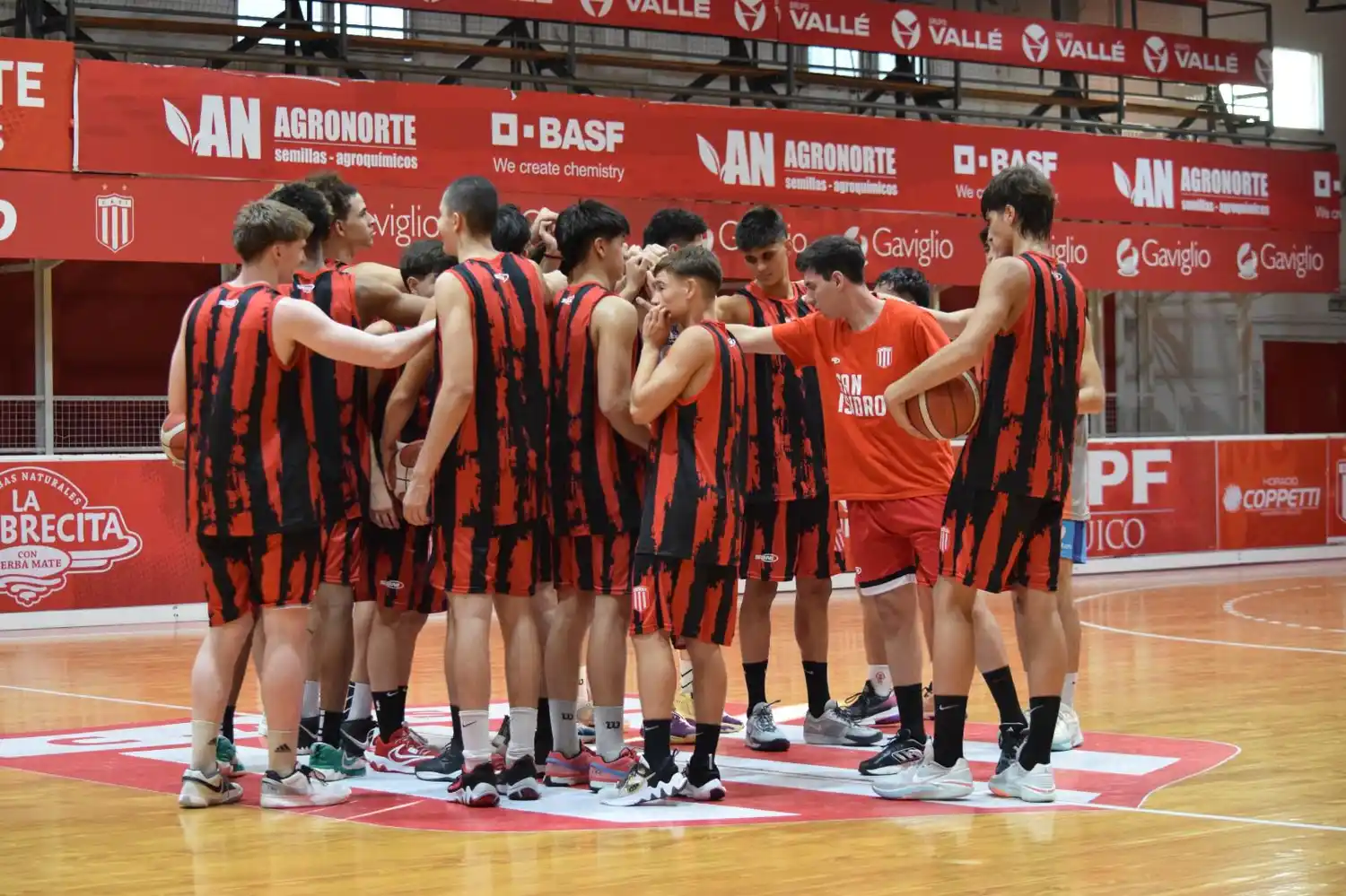 "Sani" y un nuevo programa para sus jugadores.