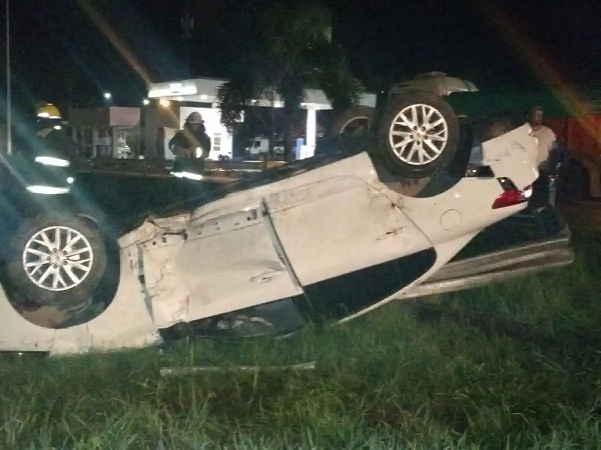 Un herido tras el vuelco de un automóvil en la ruta 158