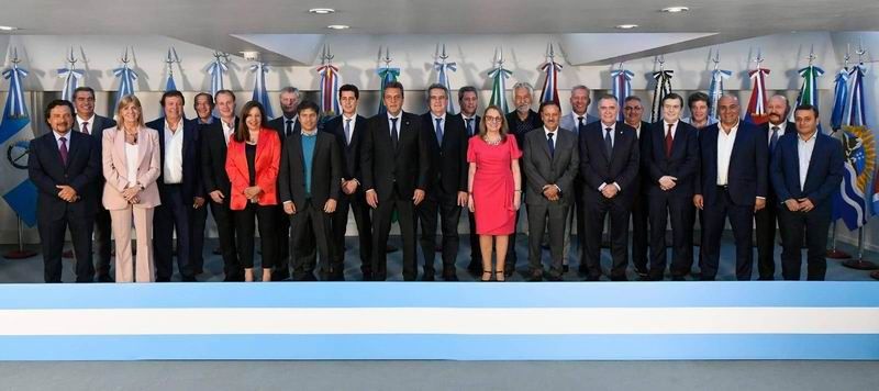 En tres semanas se sabrá quién conducirá 
los destinos de la Nación argentina