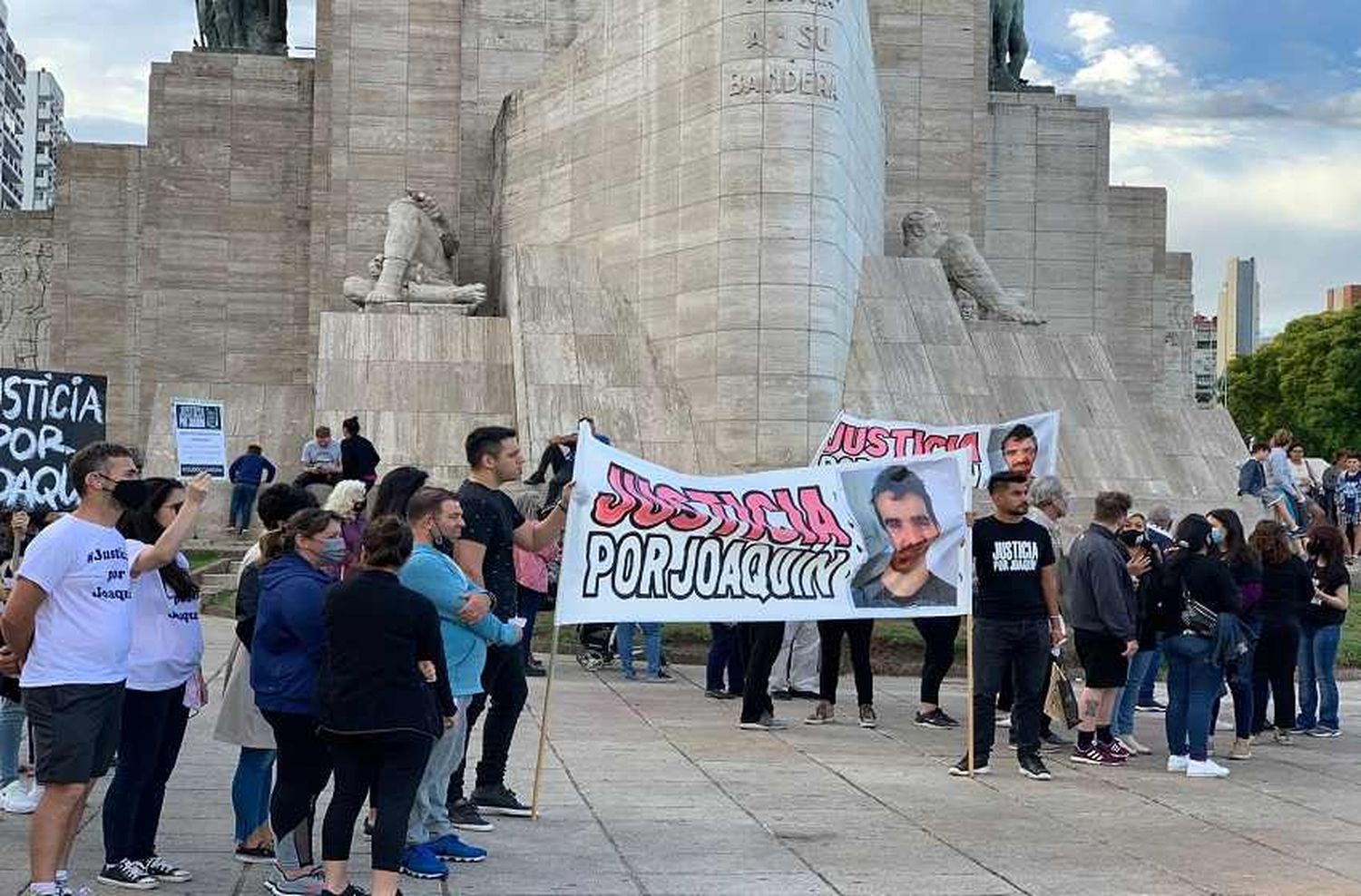 Leandro, hermano de Joaquín Pérez: «¿Qué clase de justicia tarda un mes teniendo todas las pruebas y el arma homicida?»