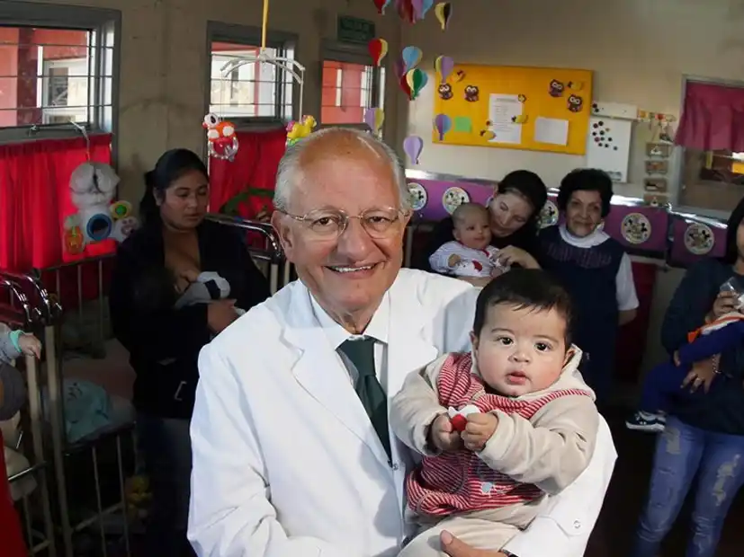 El médico Abel Albino, en la fundación Conin de Mendoza. Foto: Delfo Rodríguez