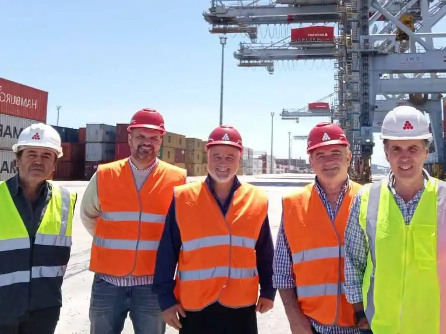 José Lojo visitó el puerto de Montevideo