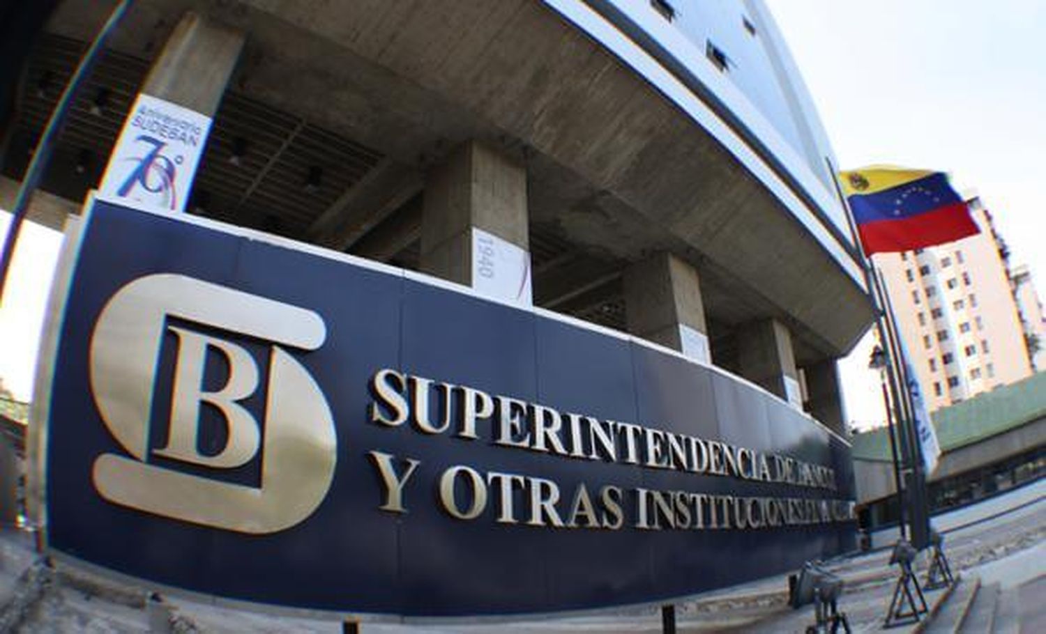 Sudeban autoriza otorgamiento de créditos sobre 30% de depósitos en divisas