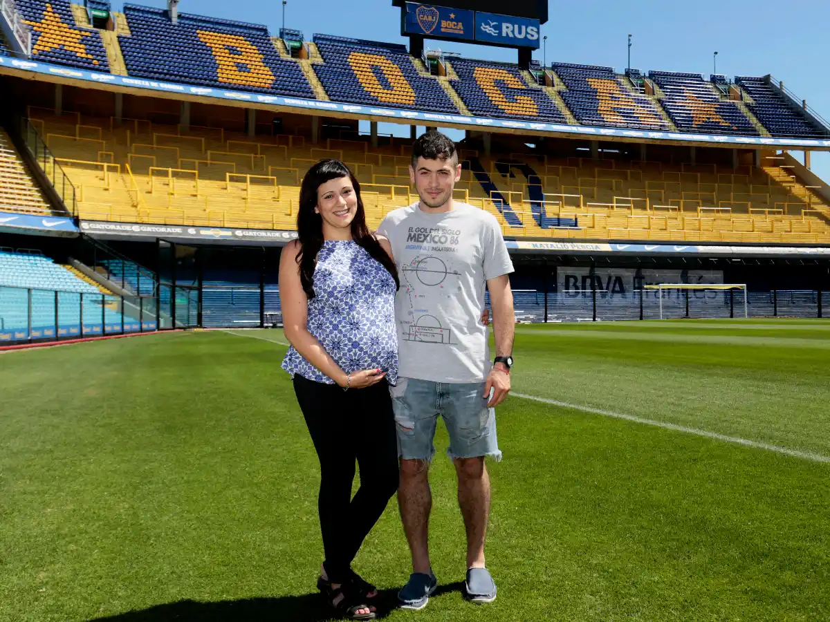 Doce parejas cumplirán mañana el sueño de casarse en la Bombonera