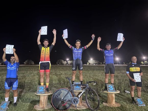 Ciclismo: Lázaro Villarruel logró su octavo triunfo al hilo