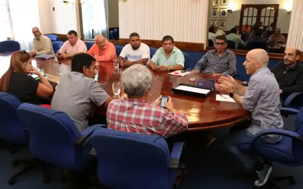 Pilar: Ducoté arregló con municipales un 35 por ciento de aumento 