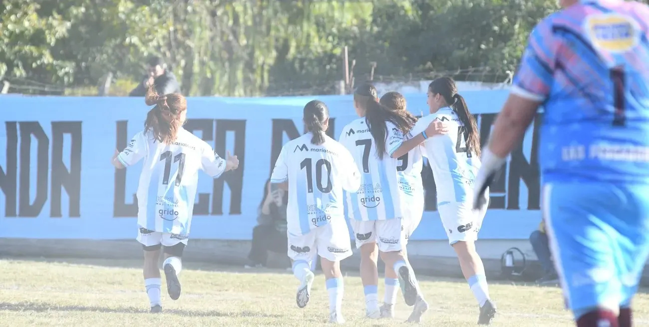 Atlético Rafaela goleó a El Cadi en el partido que abrió la Copa Santa Fe de fútbol femenino