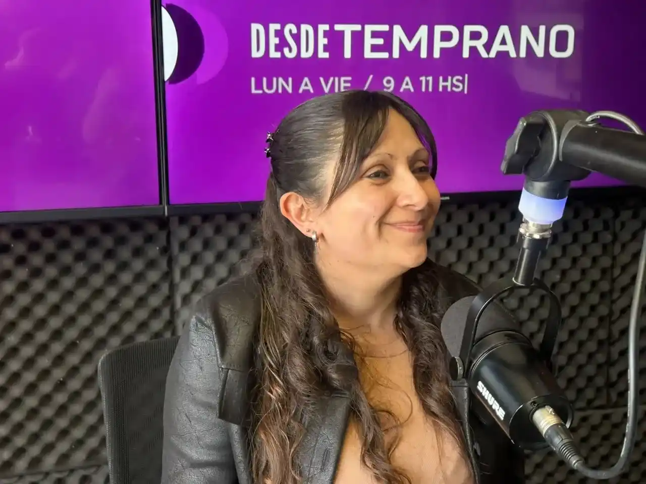 Micaela Moyano contó en Ecos Radio su experiencia con la neuromielitis óptica y el proceso que atravesó hasta recuperar su movilidad.