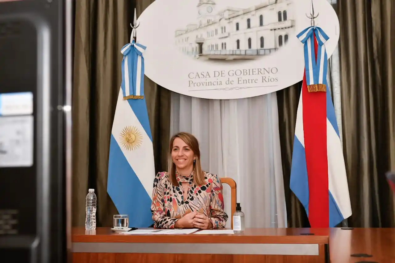 La vicegobernadora Stratta participó de la capacitación docente del Senado Juvenil