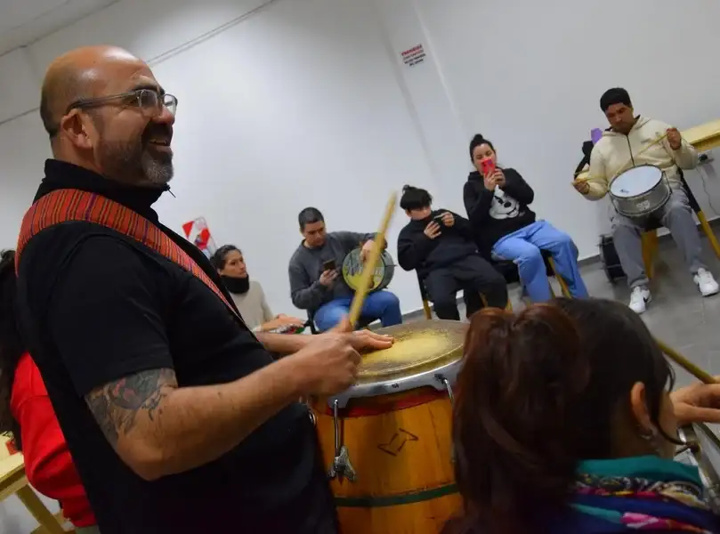 Carnaval de Paraná: taller de percusión afrobrasileña con un referente de Concordia