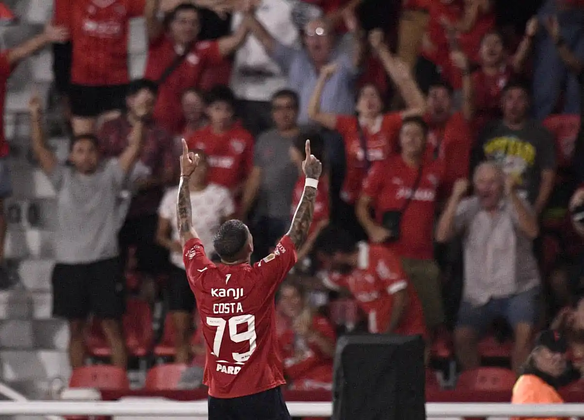 Boca, cerca de Ayrton Costa