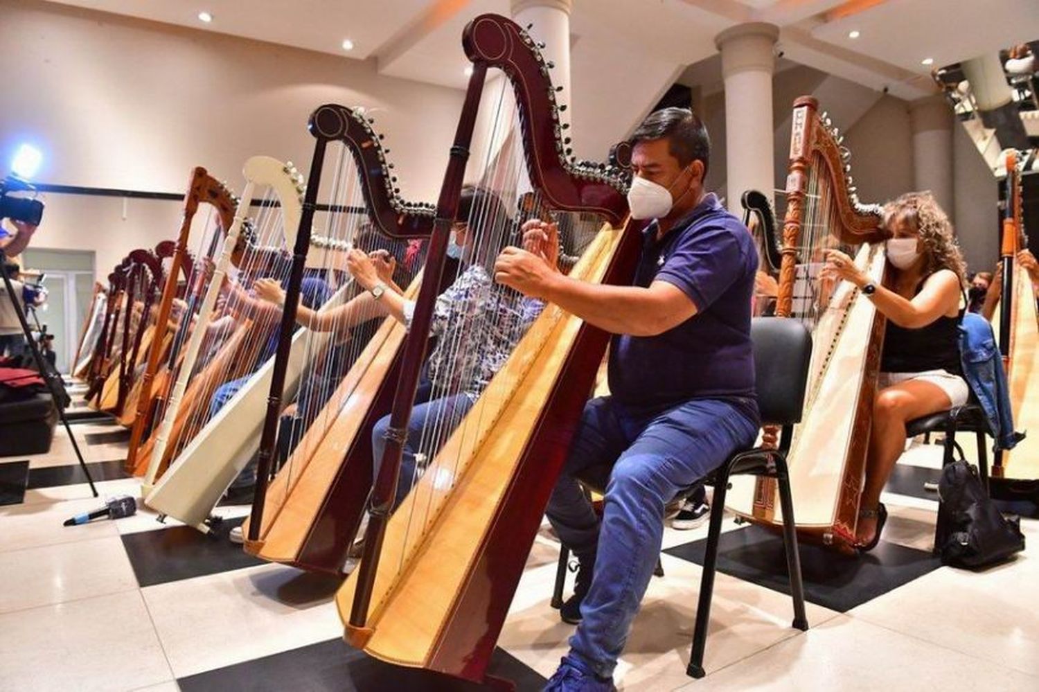 Formar Arpegios Reviviendo los sonidos del arpa