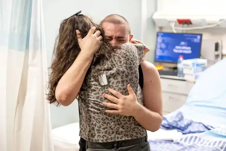 El momento en que Almog Meir-Jan conoció que su padre había muerto.
