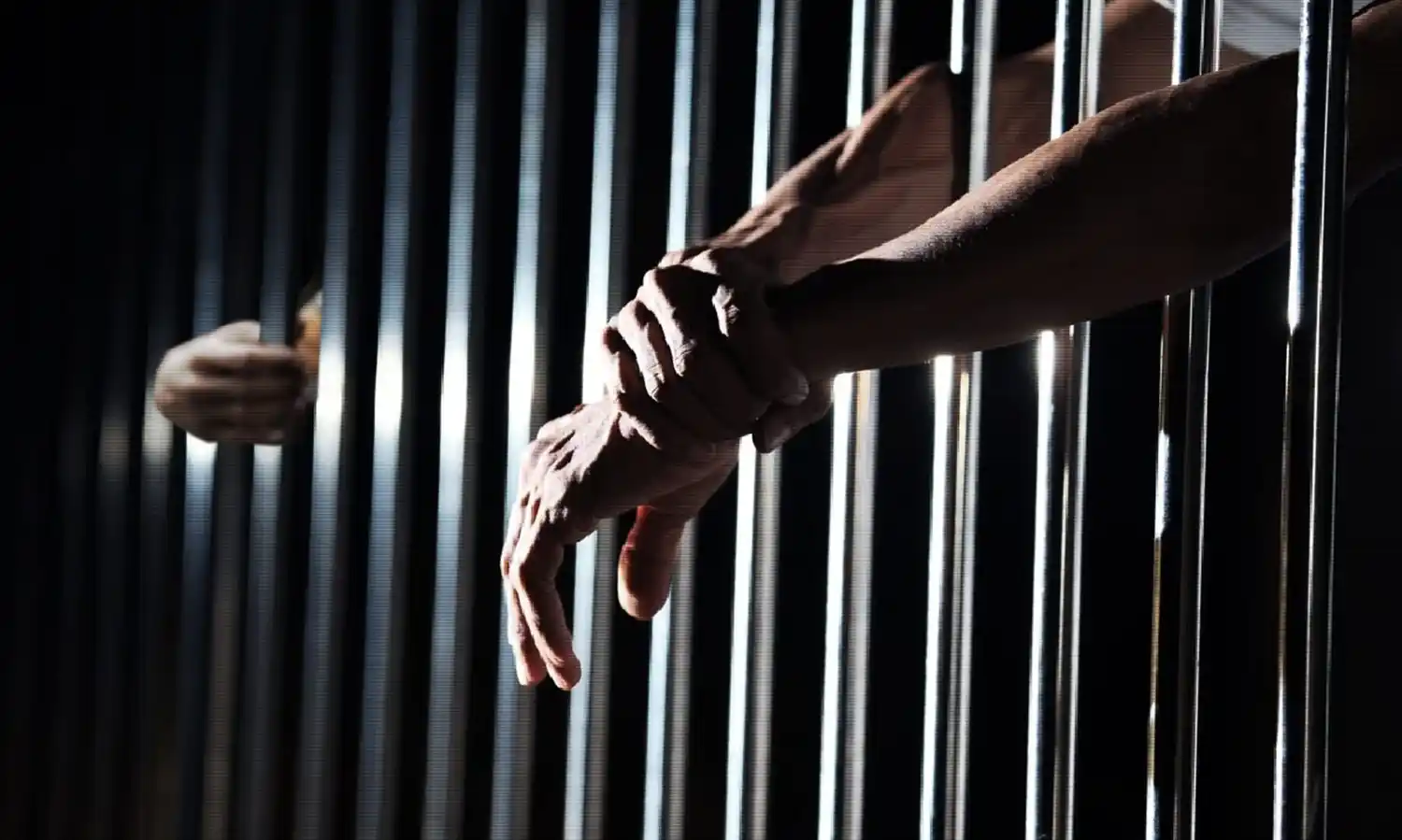 Cárcel para 4 ladrones: se metieron a una casa y abusaron de una mujer