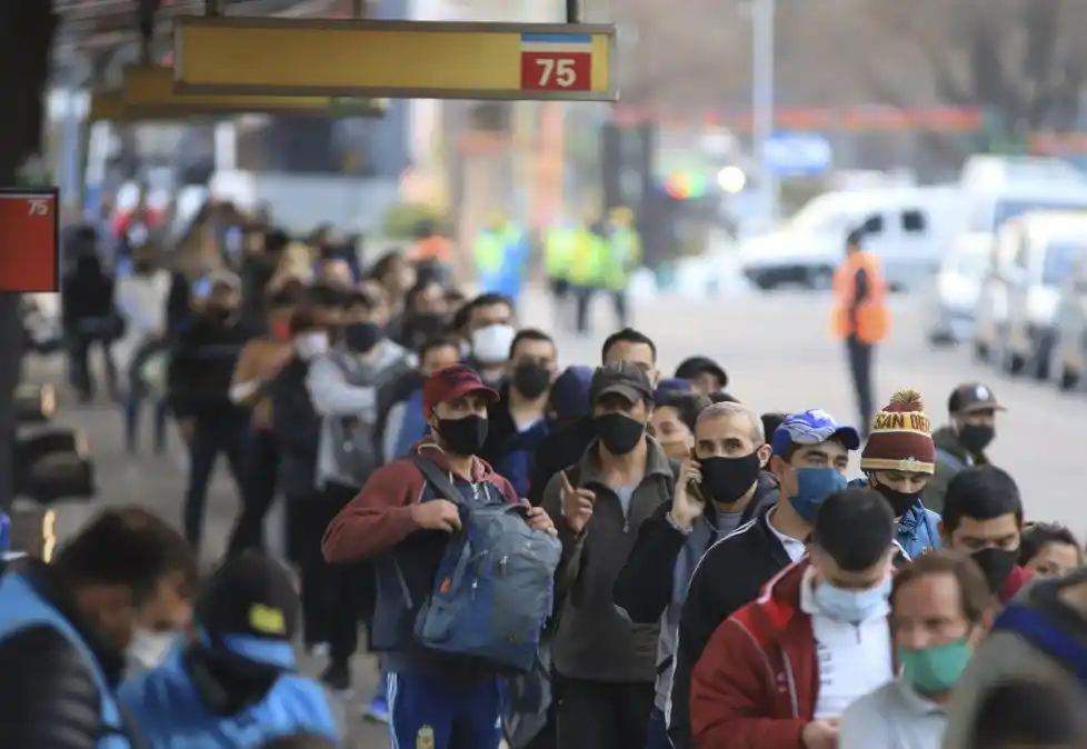 Argentina: casi siete mil muertos por coronavirus desde el comienzo de la pandemia