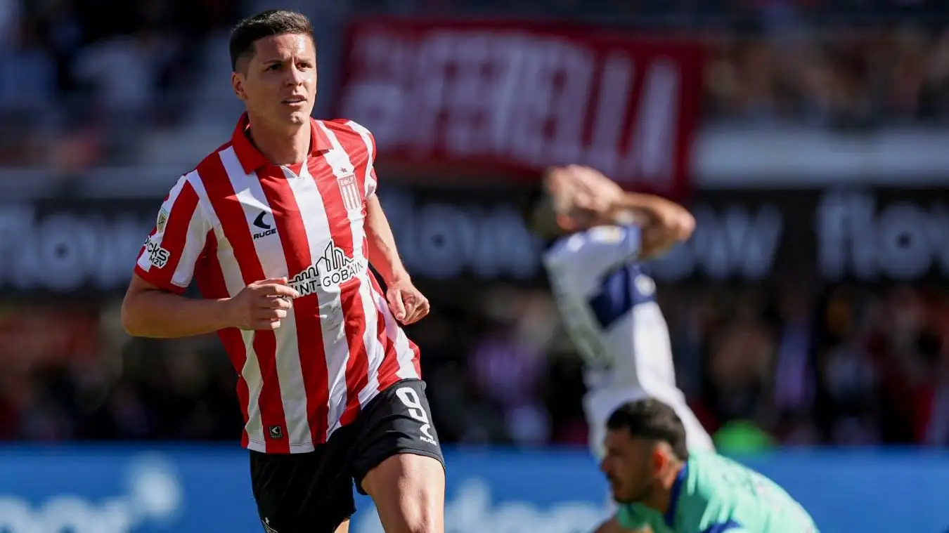 La alegría de Carrillo contrasta con la frustración de Insfrán.