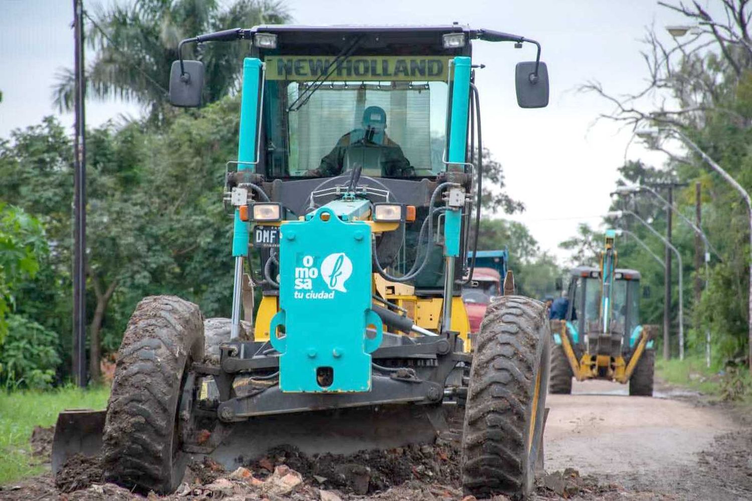 Trabajo municipal: limpieza, perfilado 
y cambio de luminarias en barrios