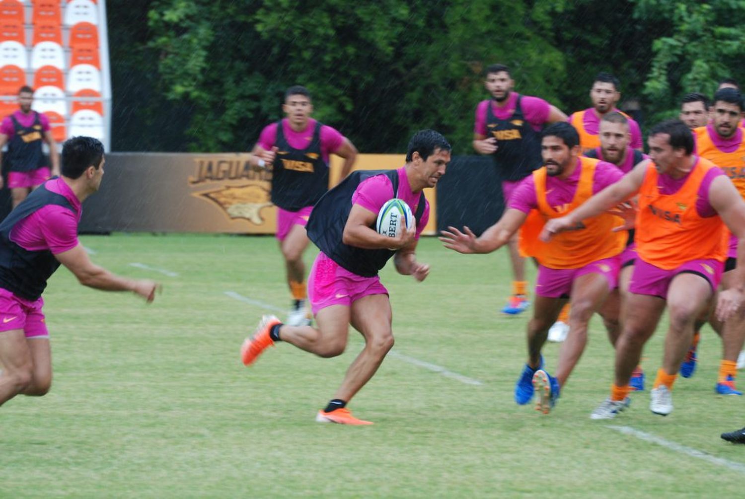 Jaguares se puso en marcha con la presencia de Bruni