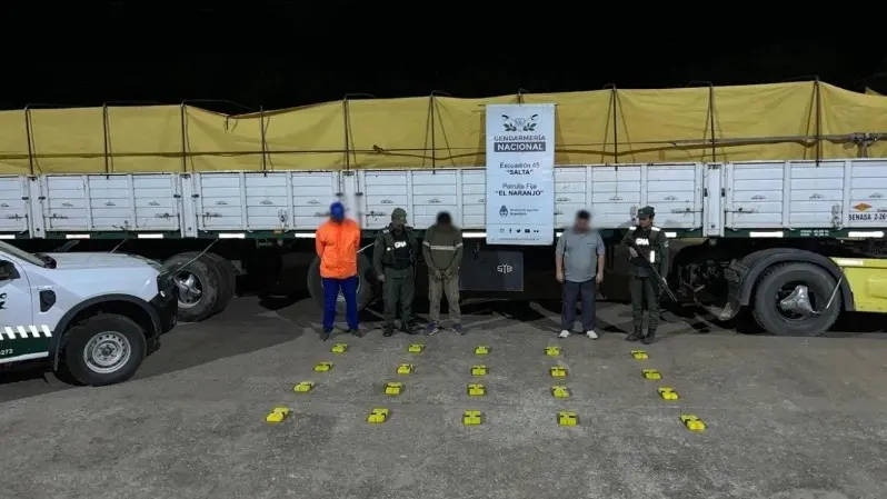 Detuvieron a un hombre con 20 kilos de cocaína.