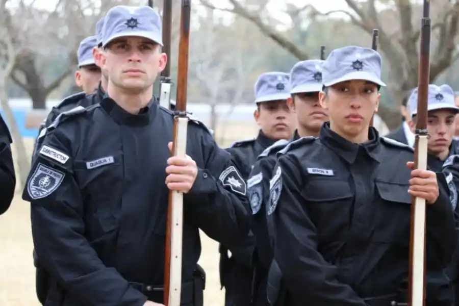 Ofrecen un nuevo sistema de becas para los aspirantes a la Policía provincial, ¿en qué consiste?